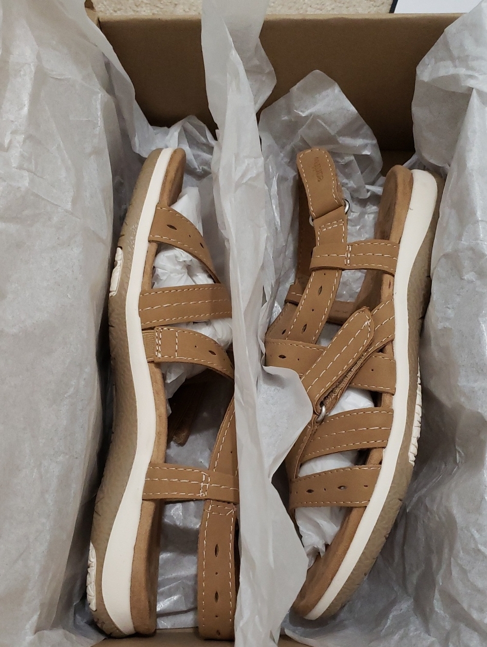 Earth Women's Samsin Strappy Flat Sandals In Tan. Size: 9.5 M - Picture 11 of 11